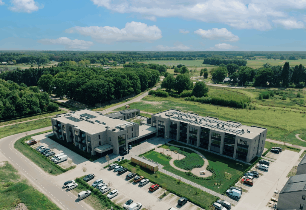 250821 hoeve zuid drone expanded bewerkt